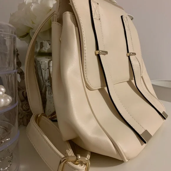 Classy backpack - Picture 3 of 7